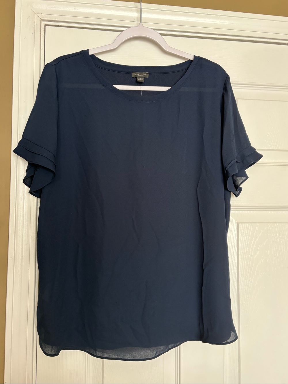 Ann Taylor NWT  Navy Short Sleeve Ruffle Trim blouse